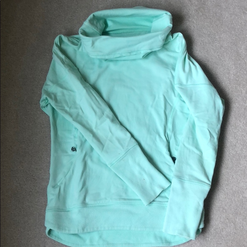 Lululemon GUC turtle neck thick sweater
